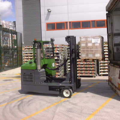Combilift C3000 Palettenverladung